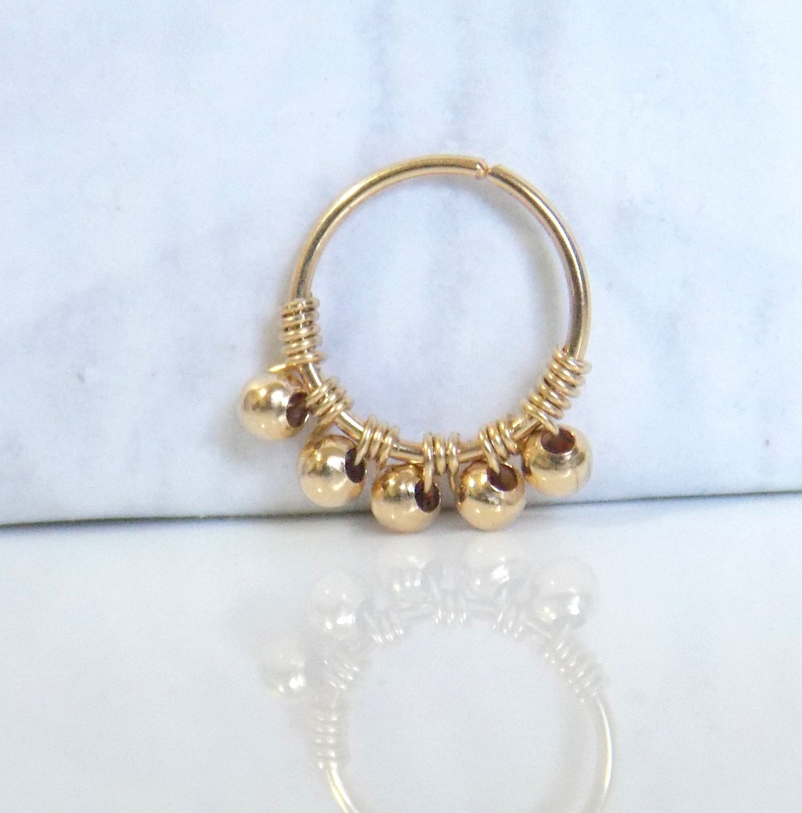 14K Gold Filled Beaded Nose Ri - Body Jewelry Hangers のレビューと価格