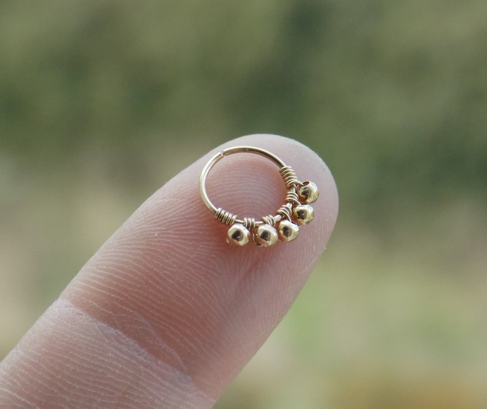 14K Gold Filled Beaded Nose Ri - Body Jewelry Hangers のレビューと価格