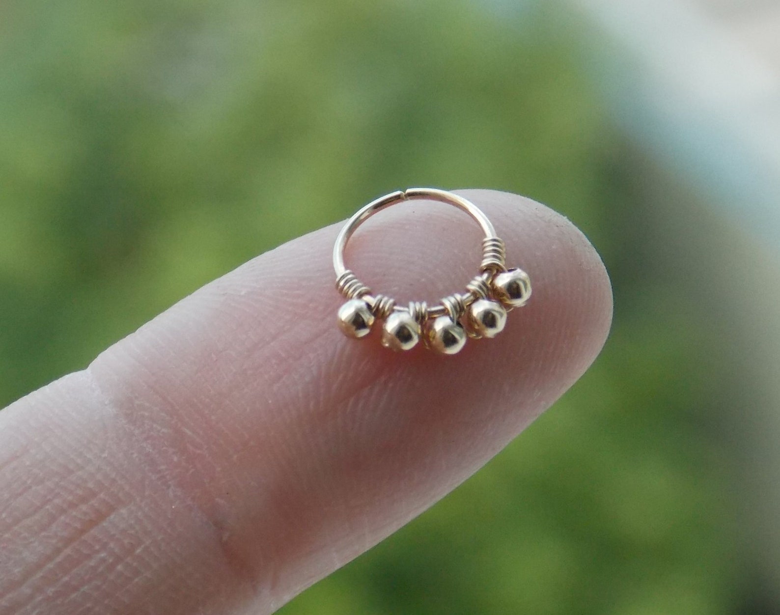 14K Gold Filled Beaded Nose Ri - Body Jewelry Hangers のレビューと価格