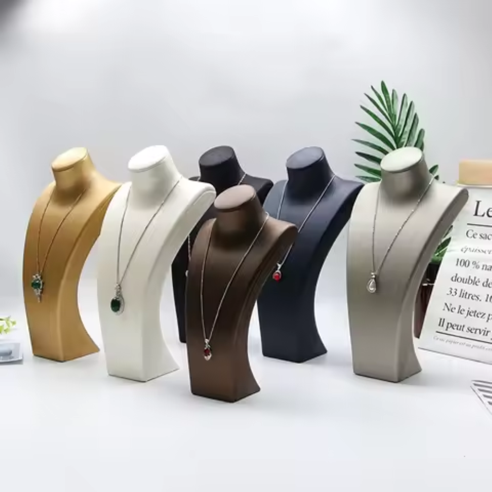 Drawn half body model necklace - Body Jewelry Storage のレビューと価格